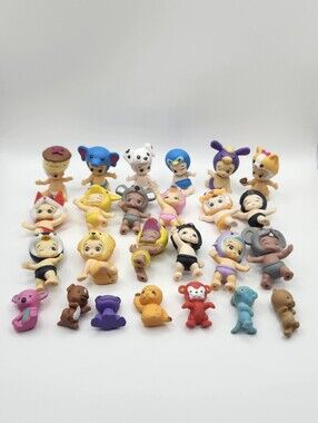 Twozies Babies & Pets Moose Toys Lot Of 25